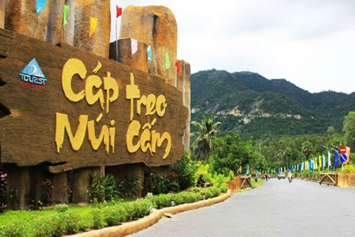 Khu du lịch Núi Cấm